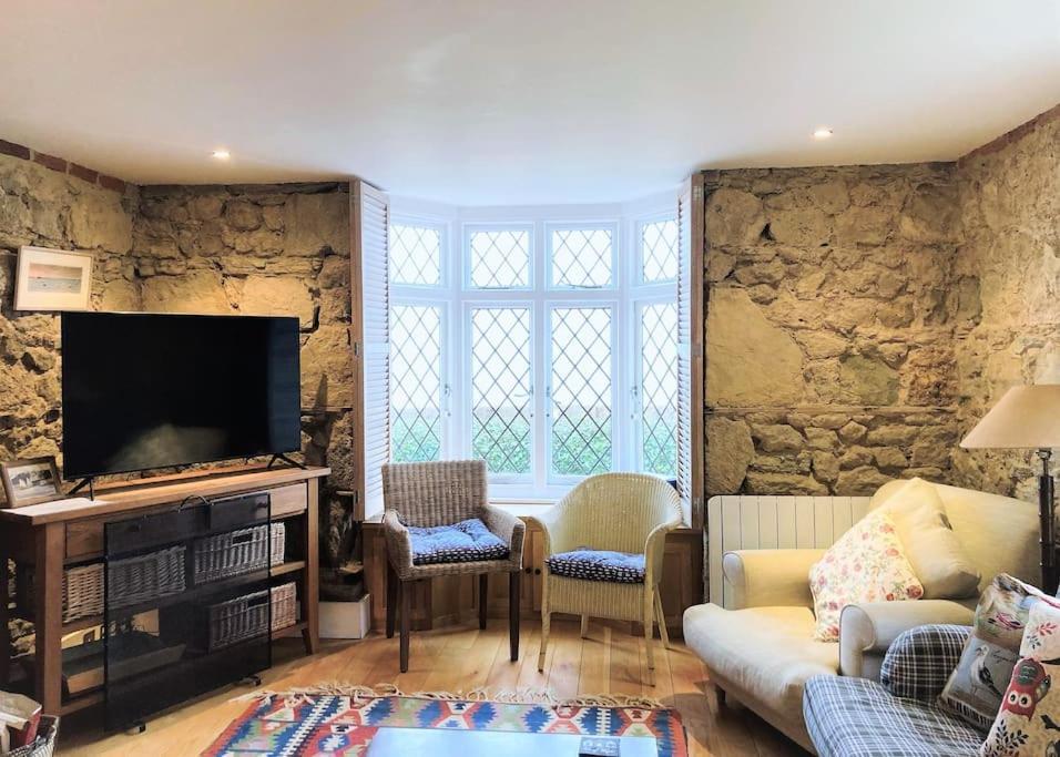 The Old Boat House, Seaview - Seafront Three Bedroom Cottage With Separate Two Bedroom Annexe エクステリア 写真