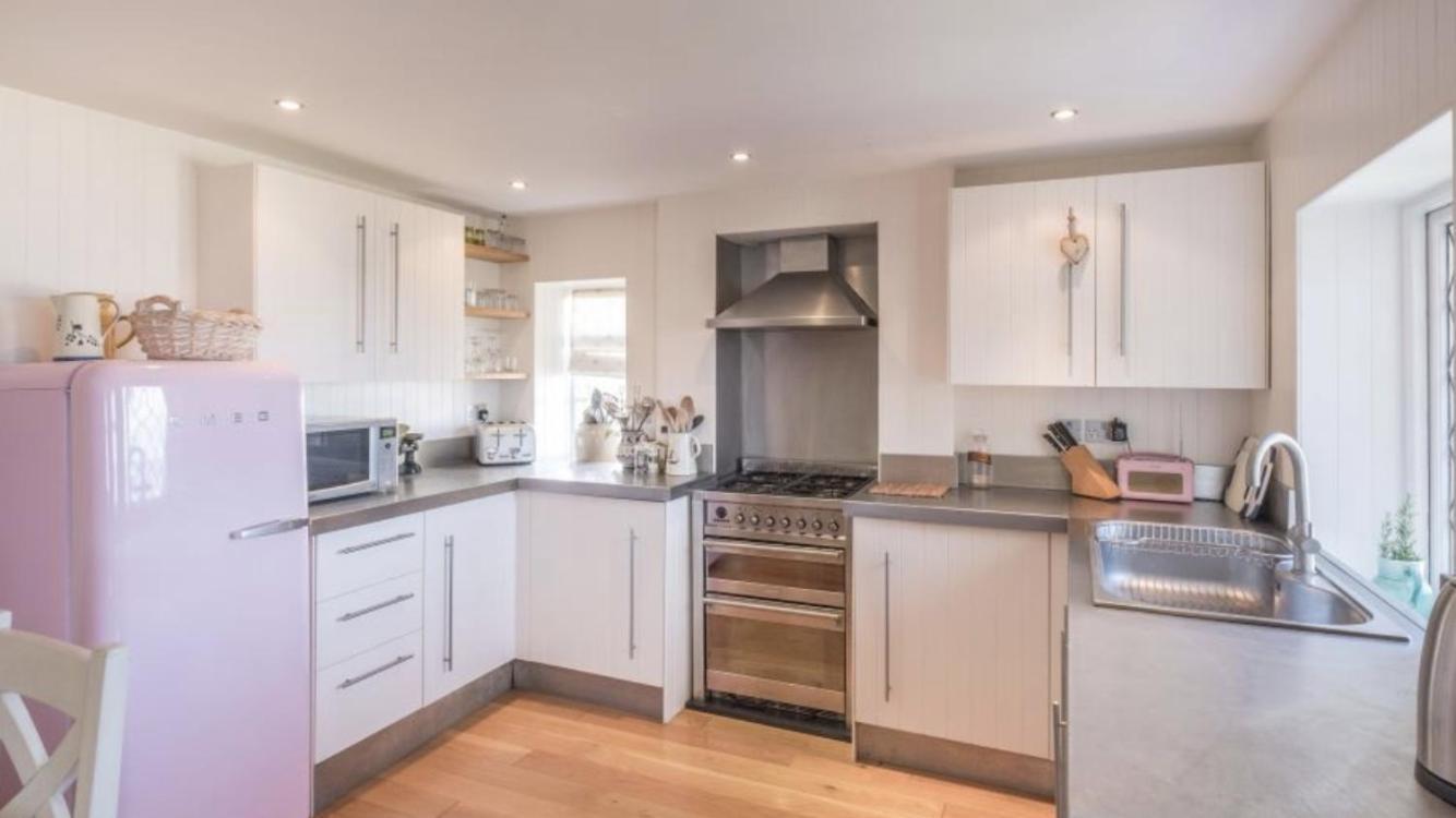 The Old Boat House, Seaview - Seafront Three Bedroom Cottage With Separate Two Bedroom Annexe エクステリア 写真