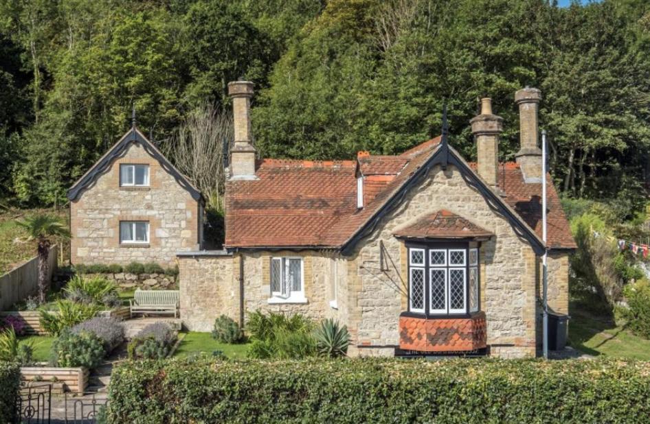 The Old Boat House, Seaview - Seafront Three Bedroom Cottage With Separate Two Bedroom Annexe エクステリア 写真